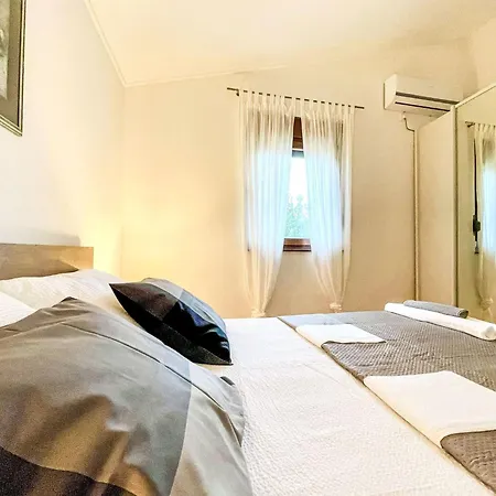 Nada By Interhome *