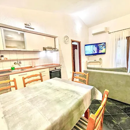 Nada By Interhome Ražanac